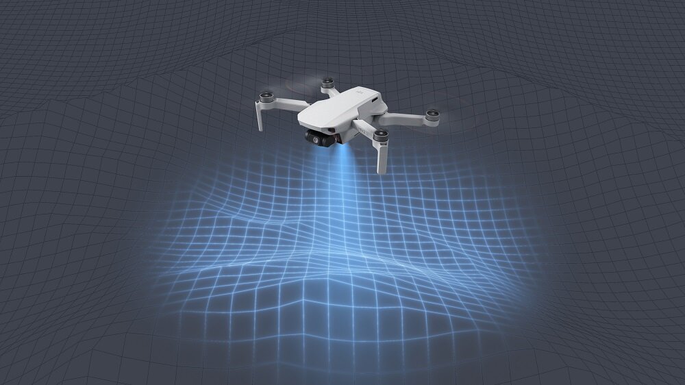 Dron DJI Mini 2 SE Single CP.MA.00000573.01 widok na lecącego drona pod skosem w prawo